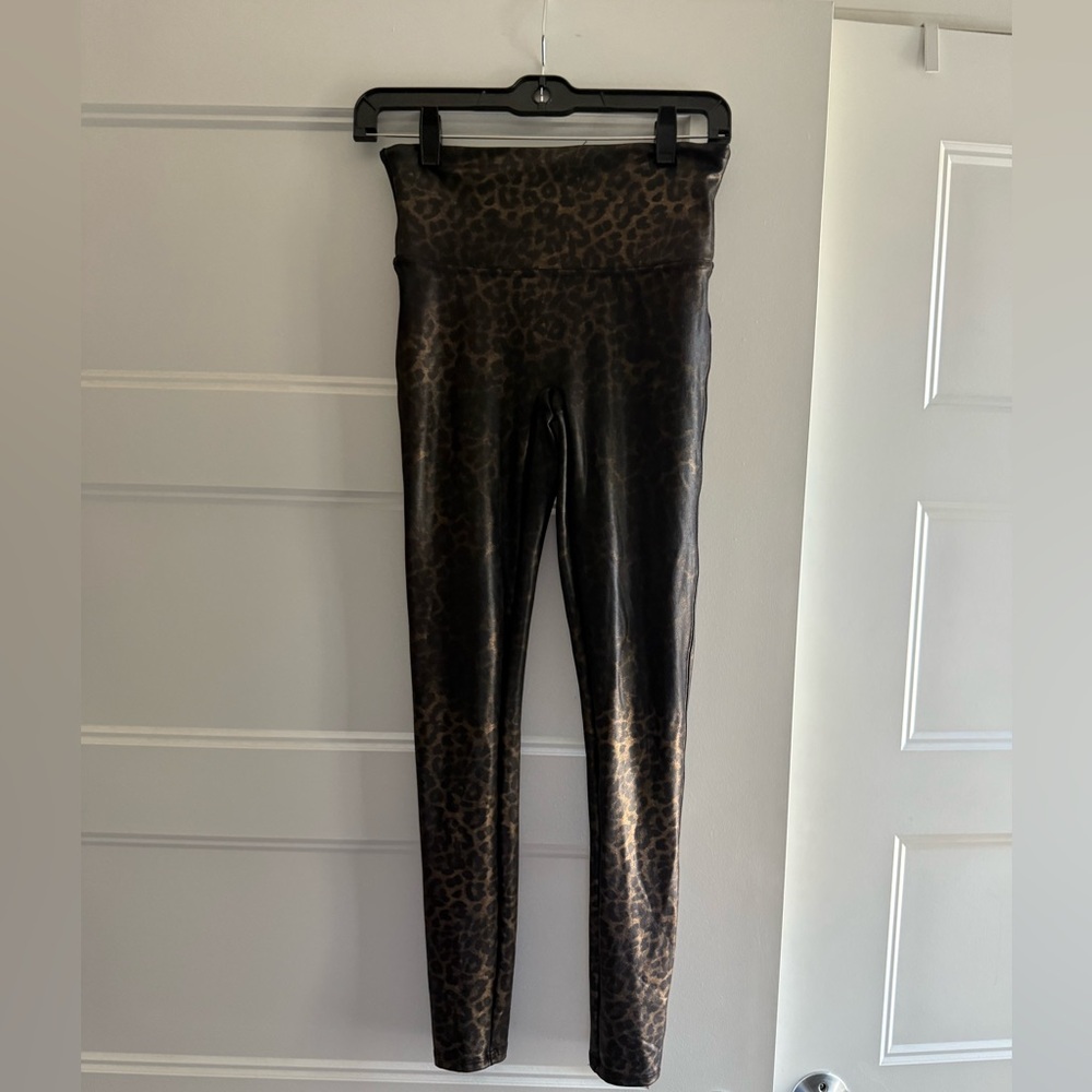 SPANX Black Leopard Pattern Leggings Size Medium